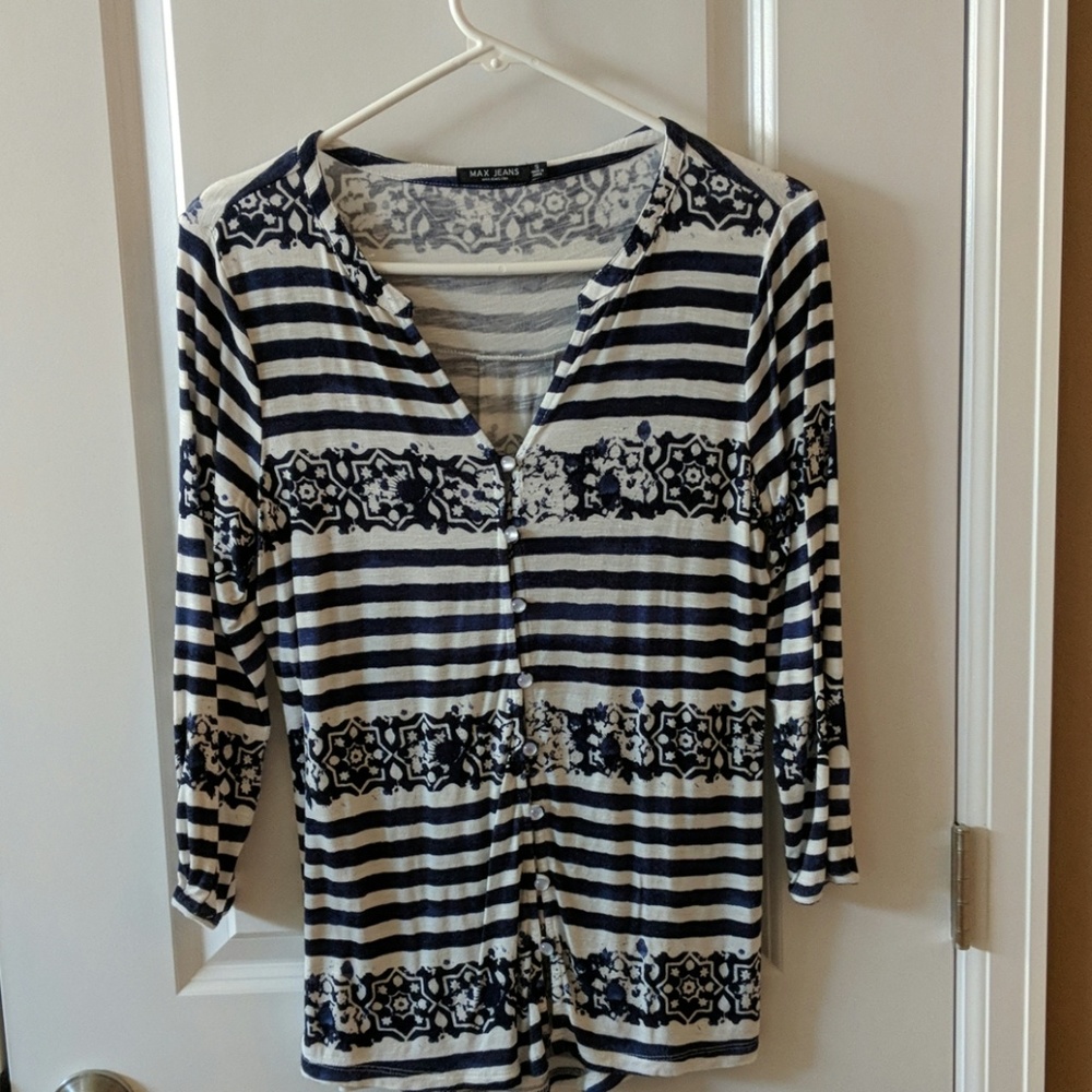 Max jeans blue and white sweater